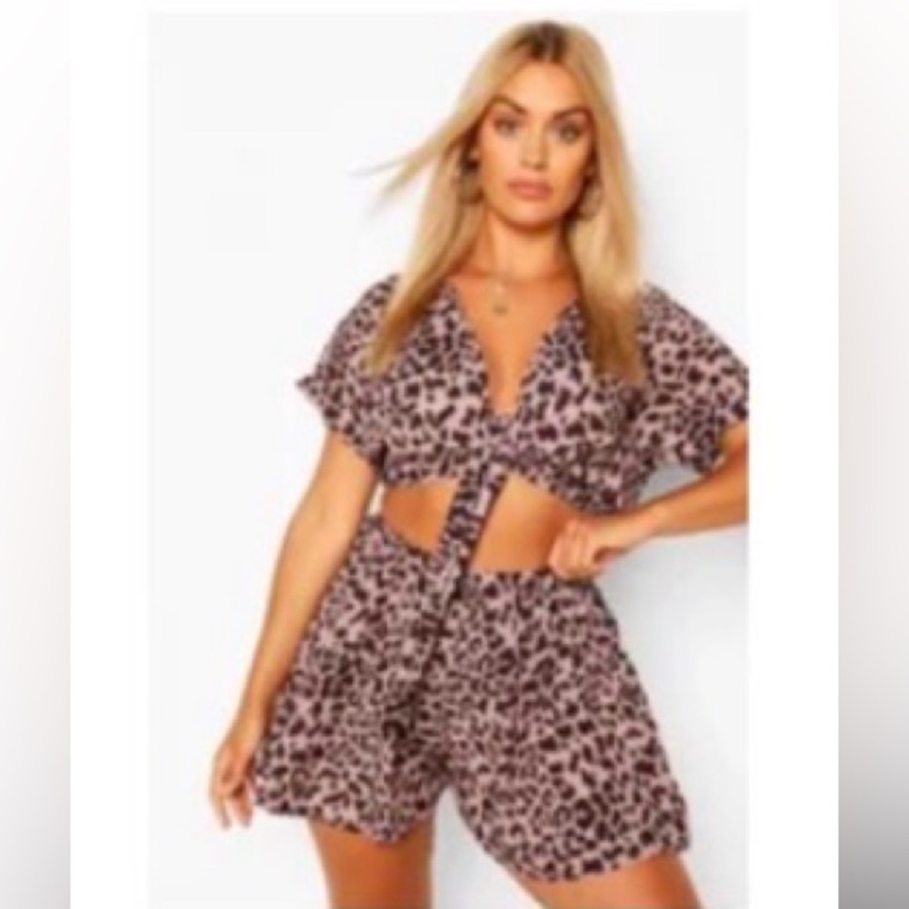 EUC Women’s Plus Leopard Print Two Piece Set Size 24